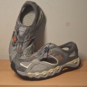 New Balance H2Flow SW820 Amphibious Water Sandals Gray Orange Size 6